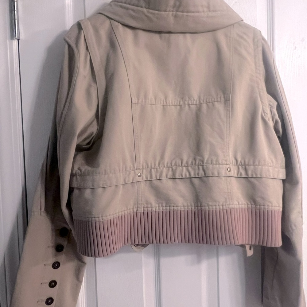Jacket - Picture 2 of 6
